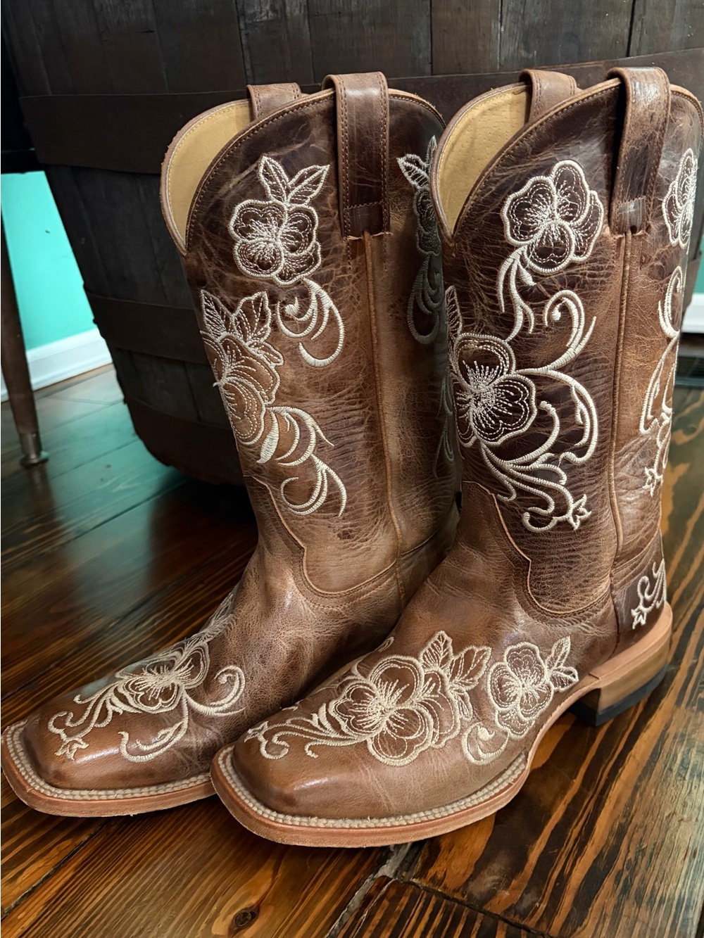 Shyanne Women's Lasy Floral Embroidered Western Boots - Snip Toe - Brown Leather